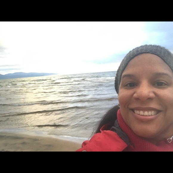 Meet your Posher, Sandy - Picture 3 of 4